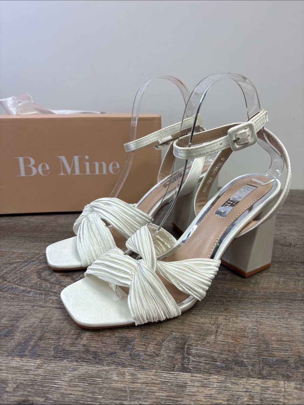 Be Mine Bridal Snuggle Update Ivory Satin Plisse Block Heel Sandals Size 7